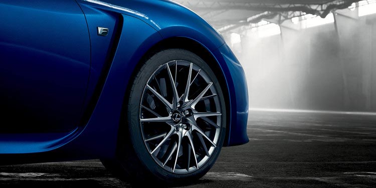 Lexus RC F: O pequeno LFA 23