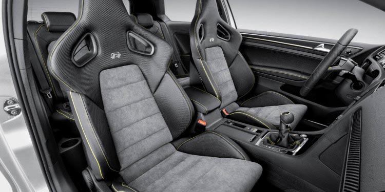 Volkswagen Golf R400 chegará no próximo ano. 14