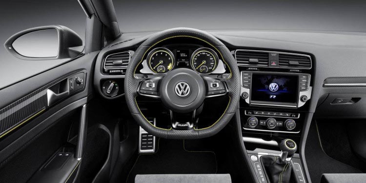 Volkswagen Golf R400 chegará no próximo ano. 15