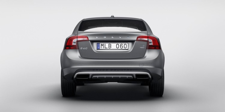 Volvo S60 Cross Country: O primeiro Sedan de "calças arregaçadas". 16