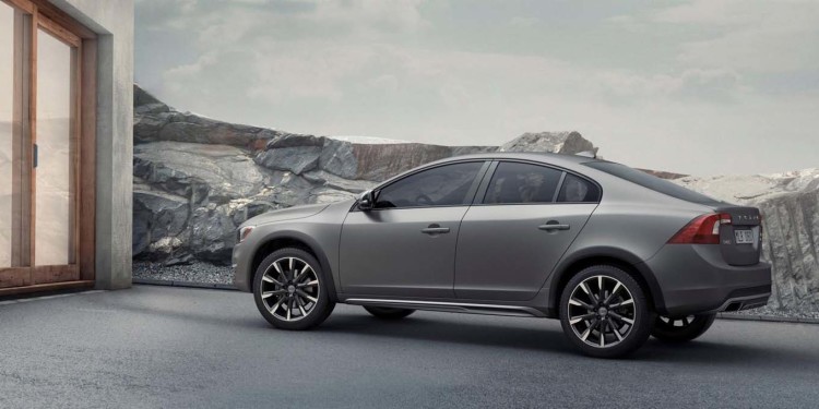 Volvo S60 Cross Country: O primeiro Sedan de "calças arregaçadas". 15