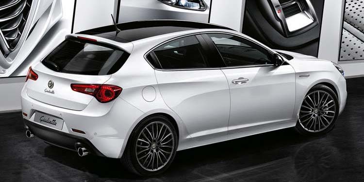 Alfa Romeo Giulietta Collezione: O garanhão italiano. 18