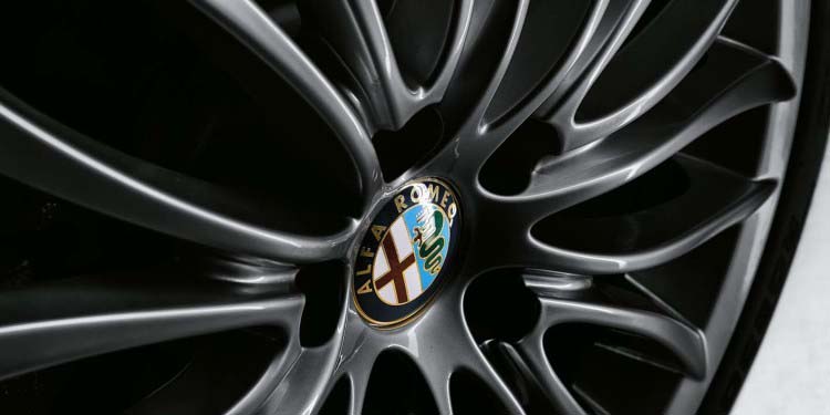 Alfa Romeo Giulietta Collezione: O garanhão italiano. 13