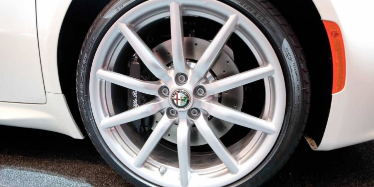 Alfa Romeo 4C: de cabelos ao vento em Genebra. 32