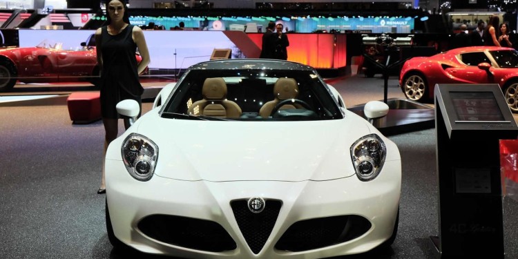 Alfa Romeo 4C: de cabelos ao vento em Genebra. 23