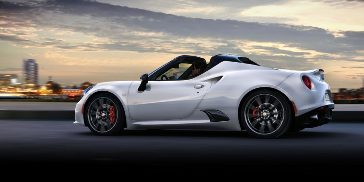 Alfa Romeo 4C: de cabelos ao vento em Genebra. 19