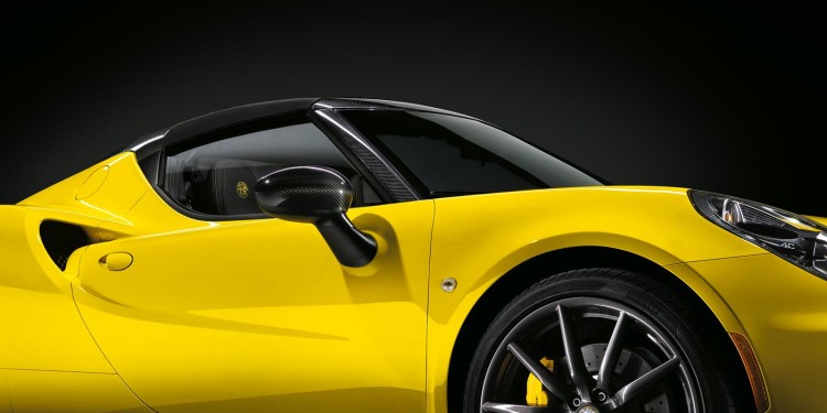 Alfa Romeo 4C: de cabelos ao vento em Genebra. 17