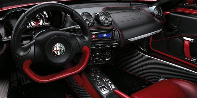 Alfa Romeo 4C: de cabelos ao vento em Genebra. 15