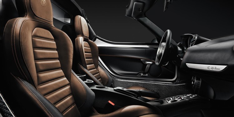 Alfa Romeo 4C: de cabelos ao vento em Genebra. 14