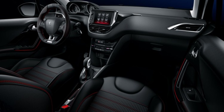 Peugeot 208 sofre alterações. 21