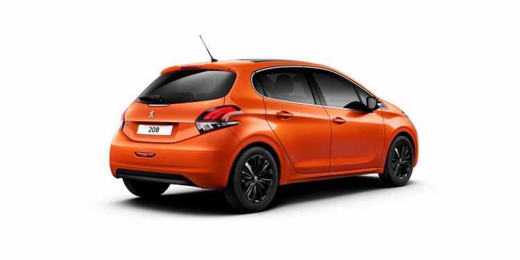 Peugeot 208 sofre alterações. 19