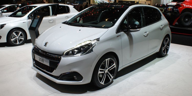 Peugeot 208 sofre alterações. 30