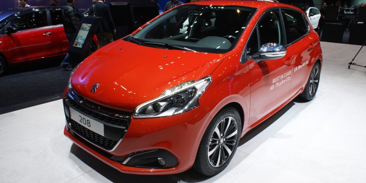 Peugeot 208 sofre alterações. 28