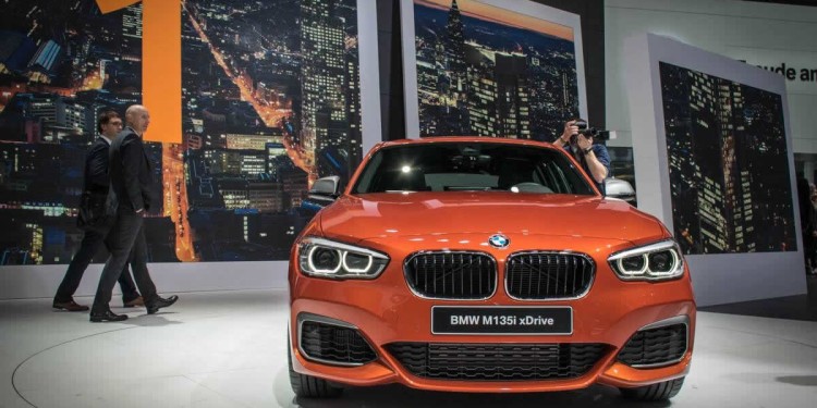 BMW Série 1 aparece em Genebra de "cara lavada". 16