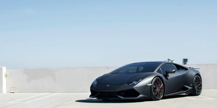 Lamborghini Huracan GMG: 635cv em preto "matte". 38