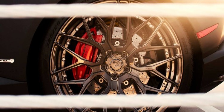 Lamborghini Huracan GMG: 635cv em preto "matte". 36