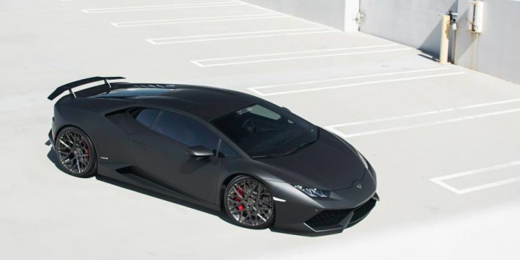 Lamborghini Huracan GMG: 635cv em preto "matte". 30