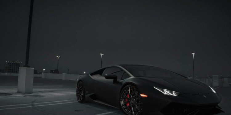 Lamborghini Huracan GMG: 635cv em preto "matte". 46