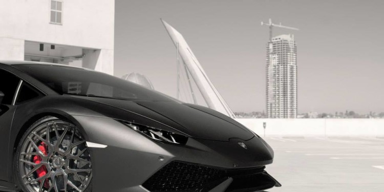 Lamborghini Huracan GMG: 635cv em preto "matte". 27