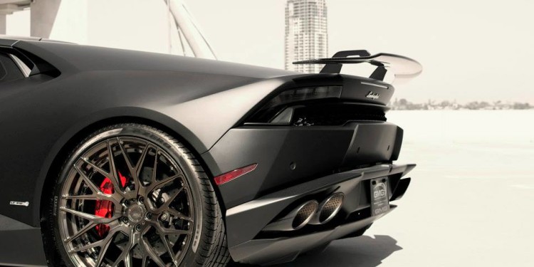 Lamborghini Huracan GMG: 635cv em preto "matte". 21