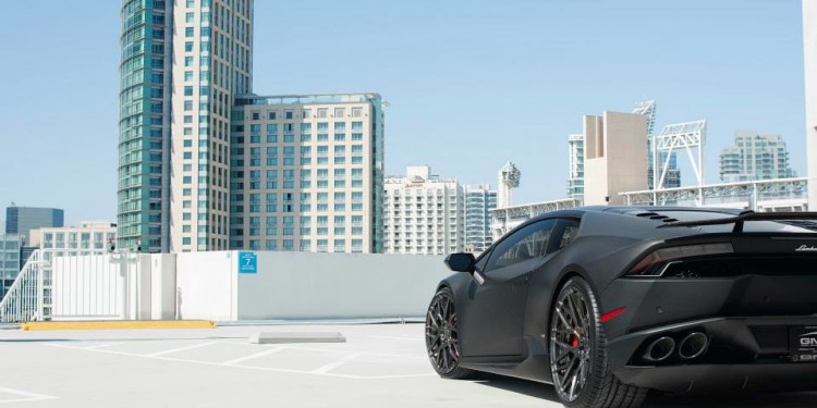 Lamborghini Huracan GMG: 635cv em preto "matte". 18