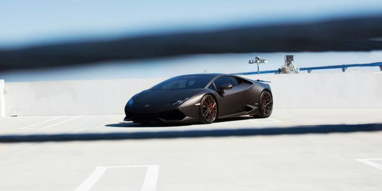 Lamborghini Huracan GMG: 635cv em preto "matte". 41