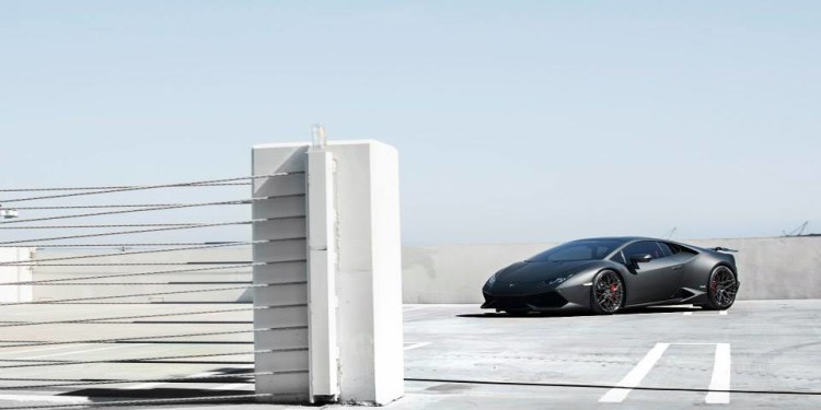 Lamborghini Huracan GMG: 635cv em preto "matte". 40