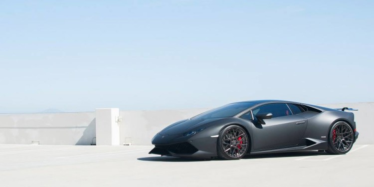 Lamborghini Huracan GMG: 635cv em preto "matte". 37