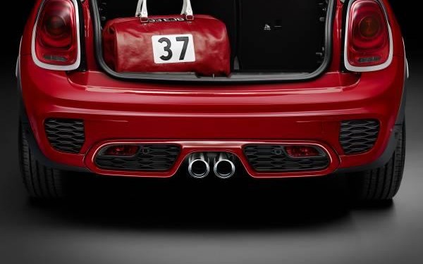 MINI JCW em acção num video promocional. 23