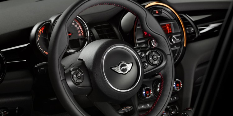 MINI JCW em acção num video promocional. 27