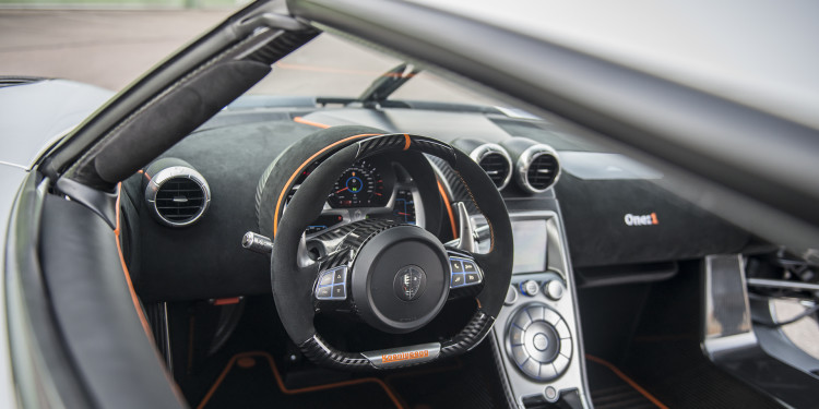 Koenigsegg One:1 uma volta a Suzuka a fundo! 20