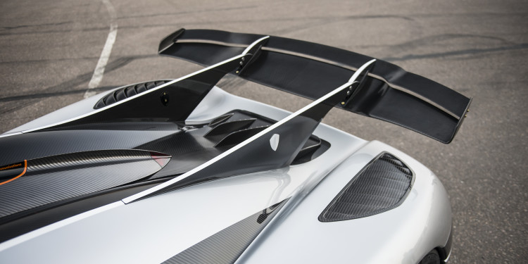 Koenigsegg One:1 uma volta a Suzuka a fundo! 22