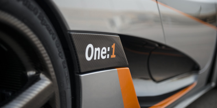 Koenigsegg One:1 uma volta a Suzuka a fundo! 17