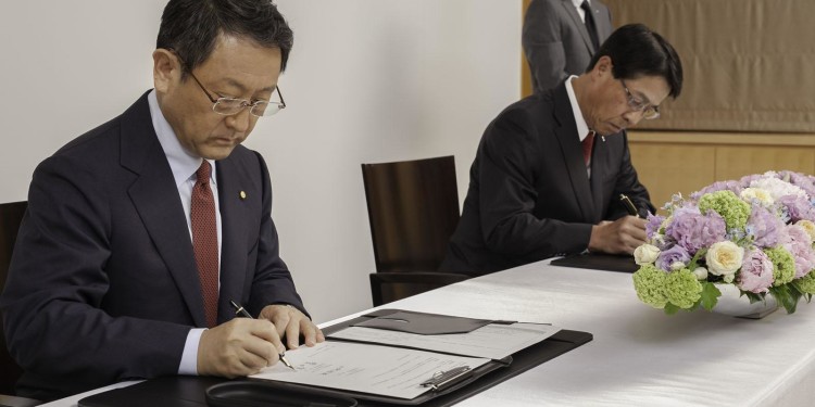 Toyota e Mazda juntas para desenvolver novos automóveis. 14