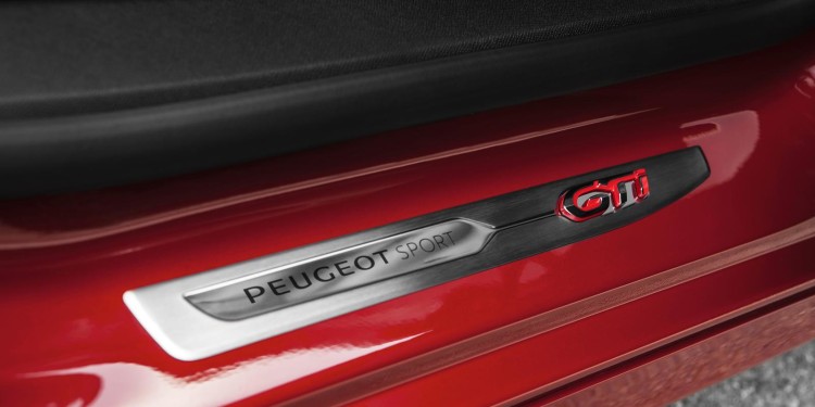 Peugeot 308 GTi revelado! 39