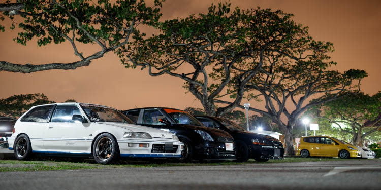 Singapura: A noite e os automóveis. 24