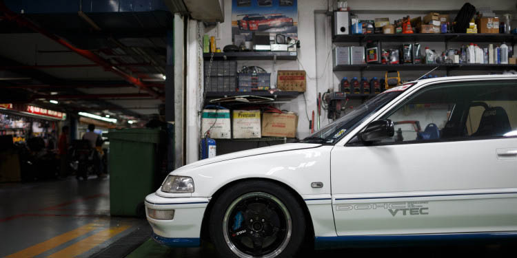 Singapura: A noite e os automóveis. 57