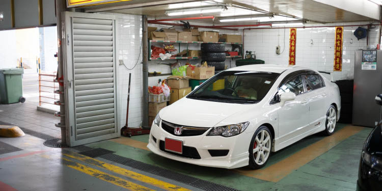 Singapura: A noite e os automóveis. 18