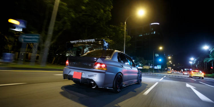 Singapura: A noite e os automóveis. 17