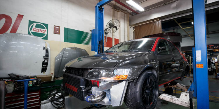 Singapura: A noite e os automóveis. 53