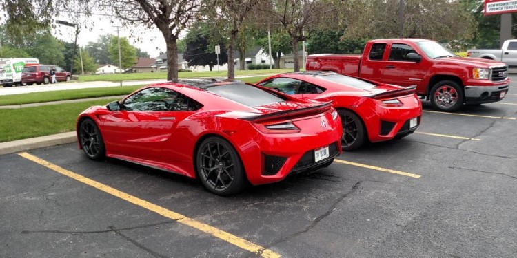 Acura NSX fotografados de perto. 17