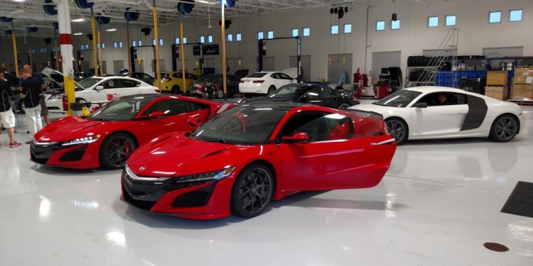 Acura NSX fotografados de perto. 15