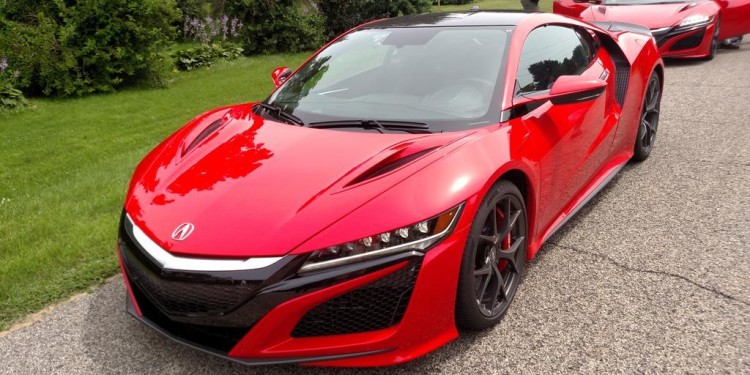 Acura NSX fotografados de perto. 13