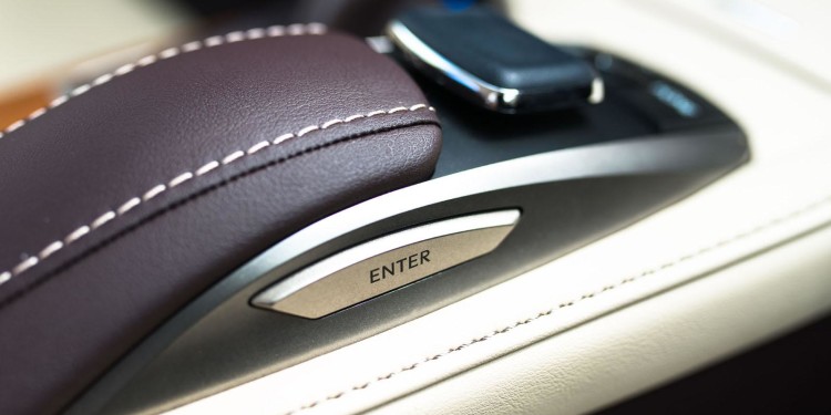 Lexus ES 350 e ES 300H: Requinte nipónico. 35