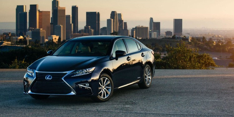 Lexus ES 350 e ES 300H: Requinte nipónico. 48