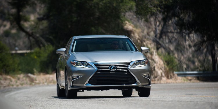 Lexus ES 350 e ES 300H: Requinte nipónico. 30