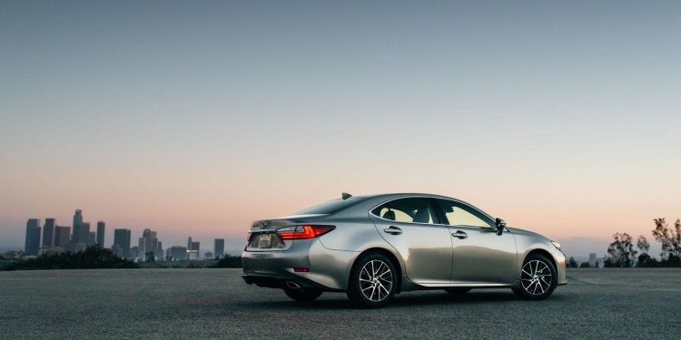 Lexus ES 350 e ES 300H: Requinte nipónico. 32