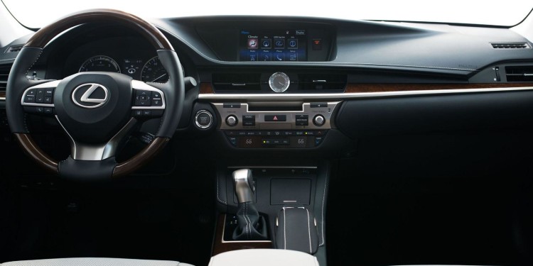 Lexus ES 350 e ES 300H: Requinte nipónico. 20