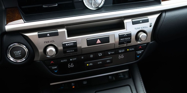 Lexus ES 350 e ES 300H: Requinte nipónico. 16