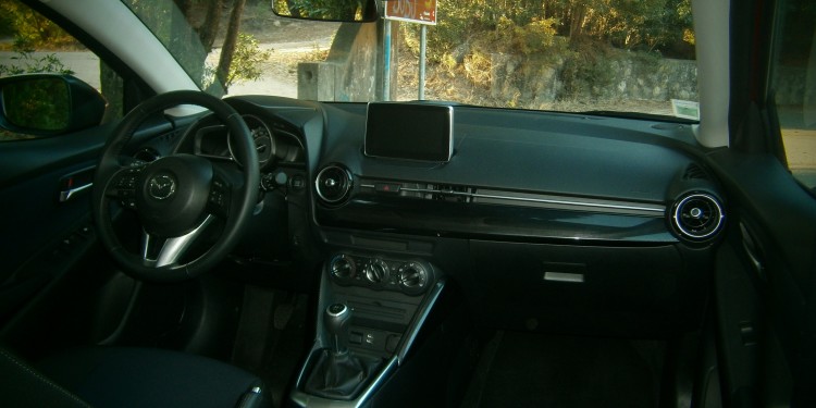 Mazda 2 1.5 SKYACTIV: Um utilitário rebelde. 26